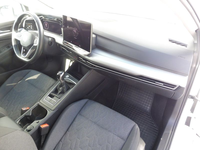 Volkswagen Golf Variant (2024) Life 1,5 TSI 85kW - fotka 8 z 24
