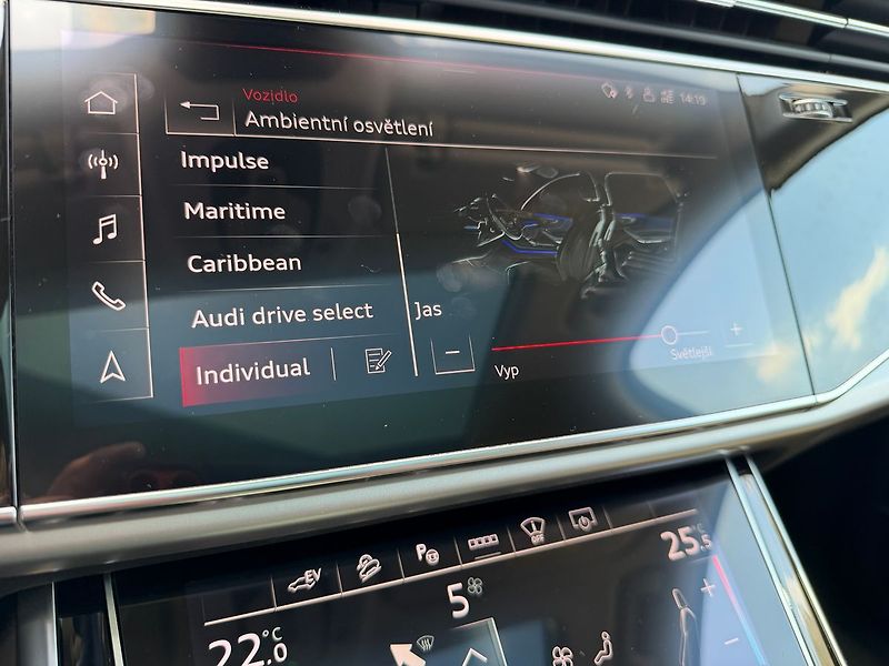 Audi Q7 55 TFSI e 280 Tiptronic Quattr - fotka 15 z 30