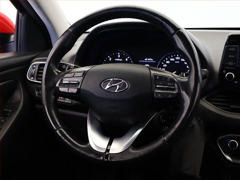 Hyundai i30 (2017) 1.6 CRDi, Serv.kniha, Navi - fotka 14 z 17