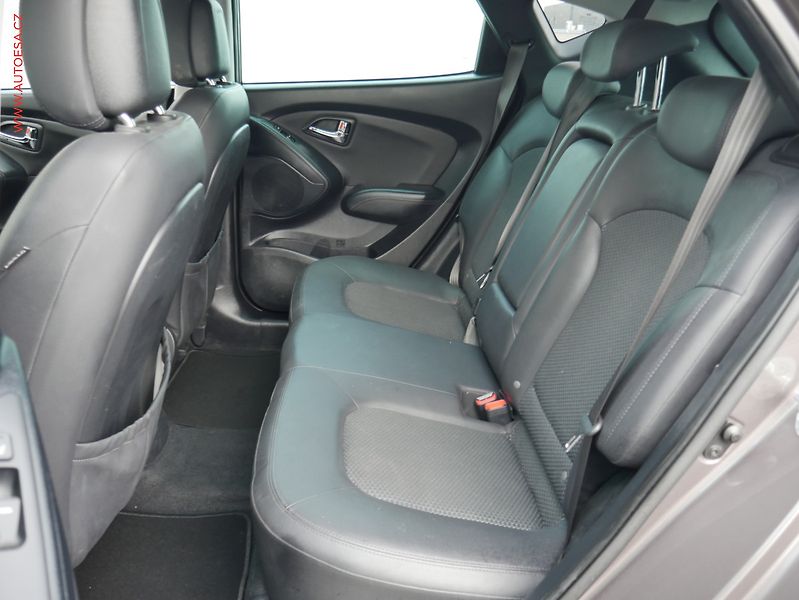 Hyundai ix35 (2012) 2.0CRDi 4x4, 1.maj,ČR, AC - fotka 10 z 24