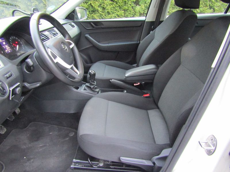 Škoda Rapid (2015) 1.2 TSI 63kW - fotka 19 z 36