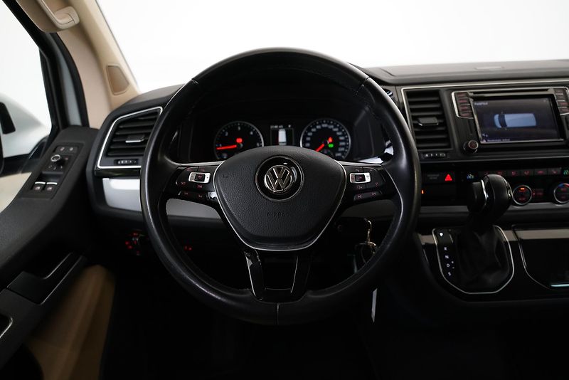 Volkswagen Multivan - fotka 17 z 26