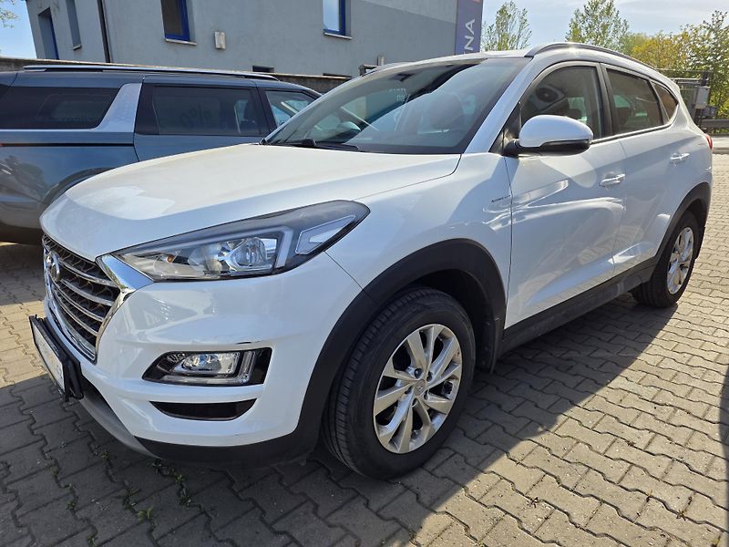 Hyundai Tucson 1.6-PRAV.SERVIS-NAVI-KAMERA - fotka 13 z 17