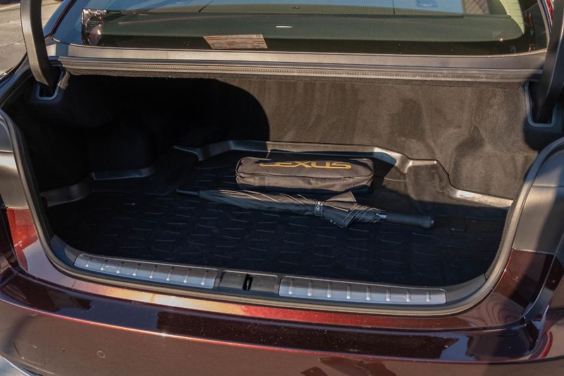 Lexus LS 500h (2022) Prestige, Mark Levinson, LED - fotka 20 z 22