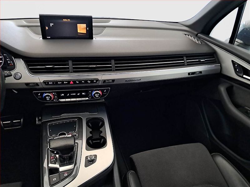 Audi Q7 (2018) S-Line 3.0 TDI - fotka 8 z 25