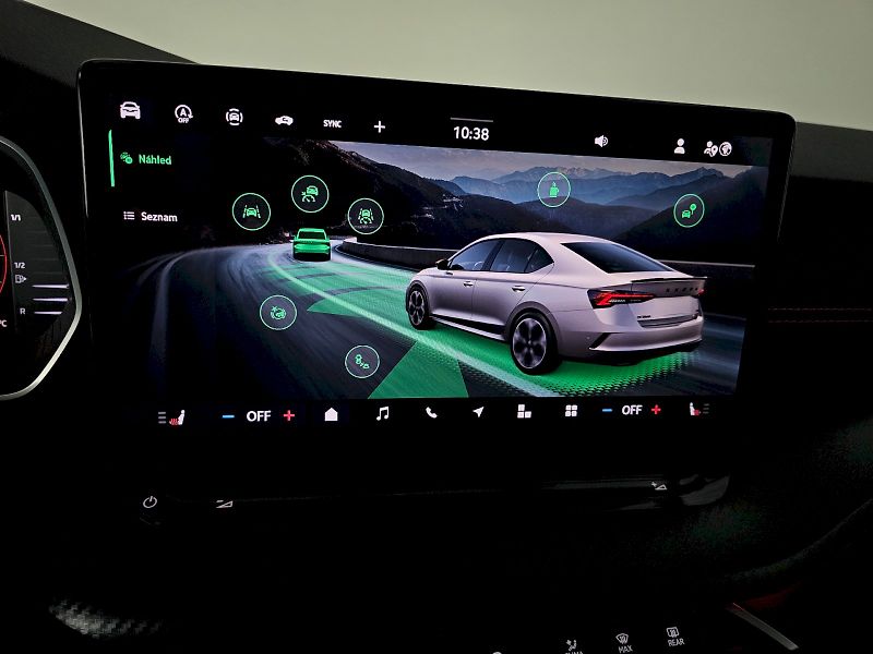 Škoda Octavia (2025) 2.0TSI 195kW RS DSG - fotka 14 z 28