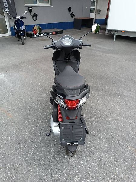 Piaggio Liberty 125 3V (2024) Liberty 125 S 3V Grigio Materi - fotka 6 z 8