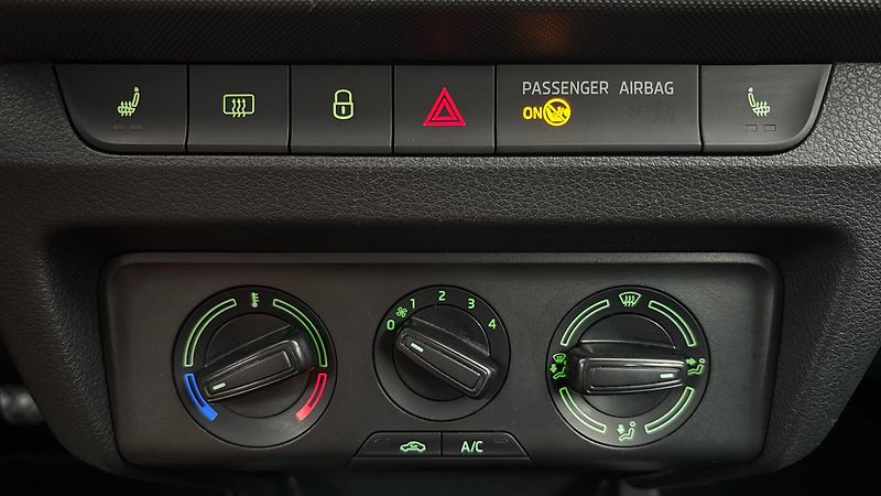 Škoda Fabia 1.0 TSI Ambition Combi - fotka 13 z 23