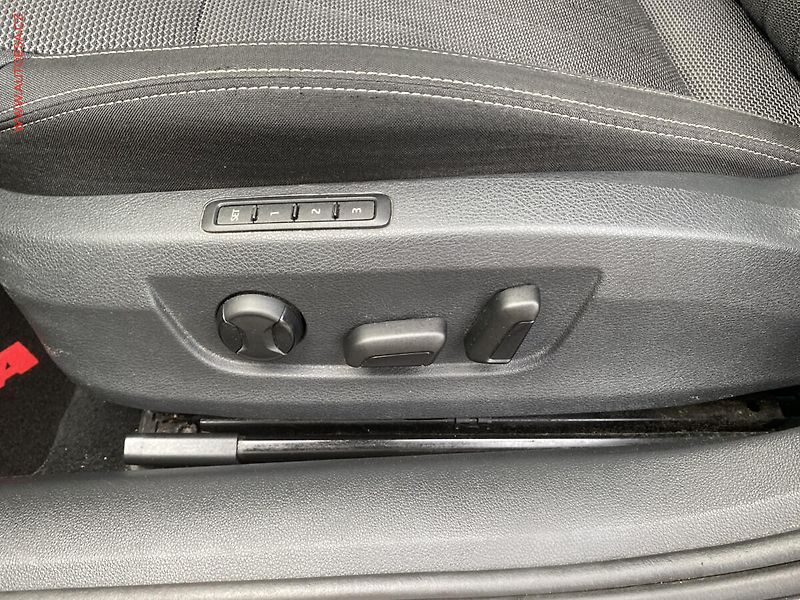 Škoda Superb (2020) 2.0 TDi, Style, LED, navi - fotka 14 z 18