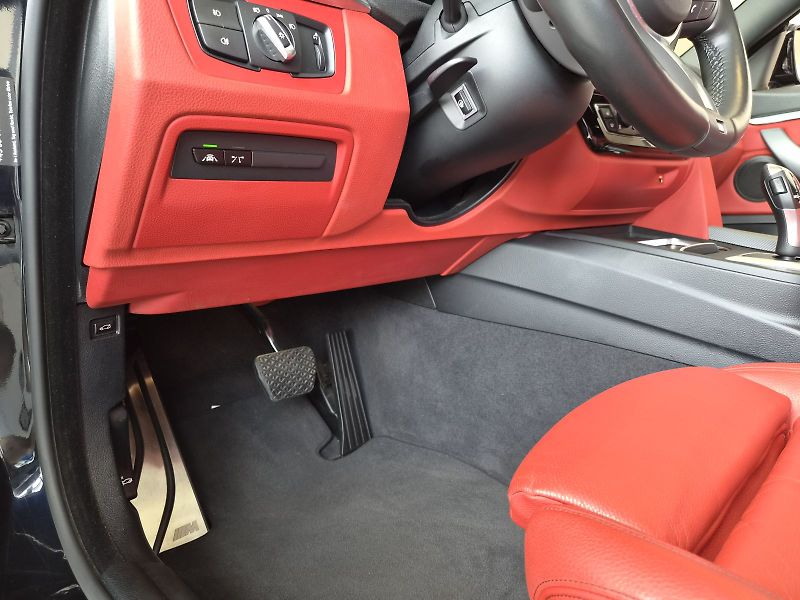 BMW Řada 4 440i xDrive - fotka 17 z 28