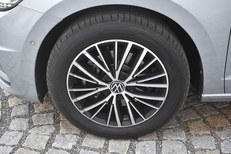 Volkswagen Touran se bohužel loučí. Náhrada se bude hledat těžko.
