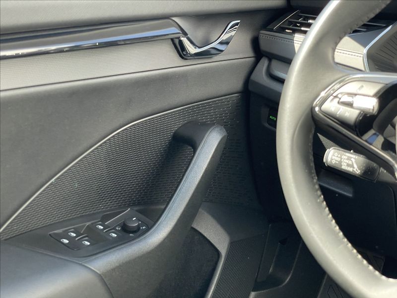Škoda Octavia 1,5 TSI Ambition Plus LED+ACC - fotka 15 z 24