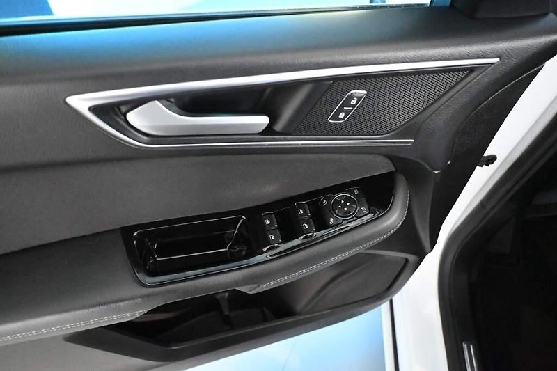 Ford S-MAX (2020) 2.0 LED SONY ACC 7 Míst Tažné - fotka 16 z 39