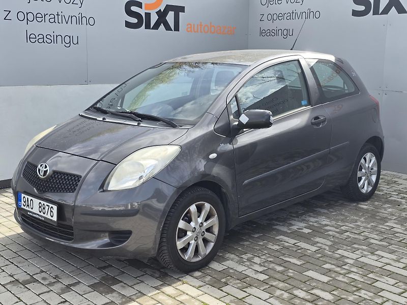 Toyota Yaris 1,3 VVT-i - fotka 1 z 23