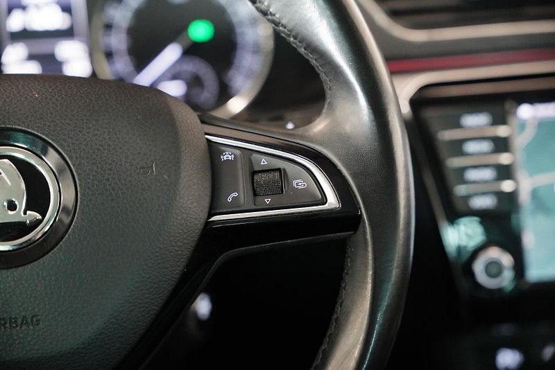 Škoda Superb - fotka 4 z 16