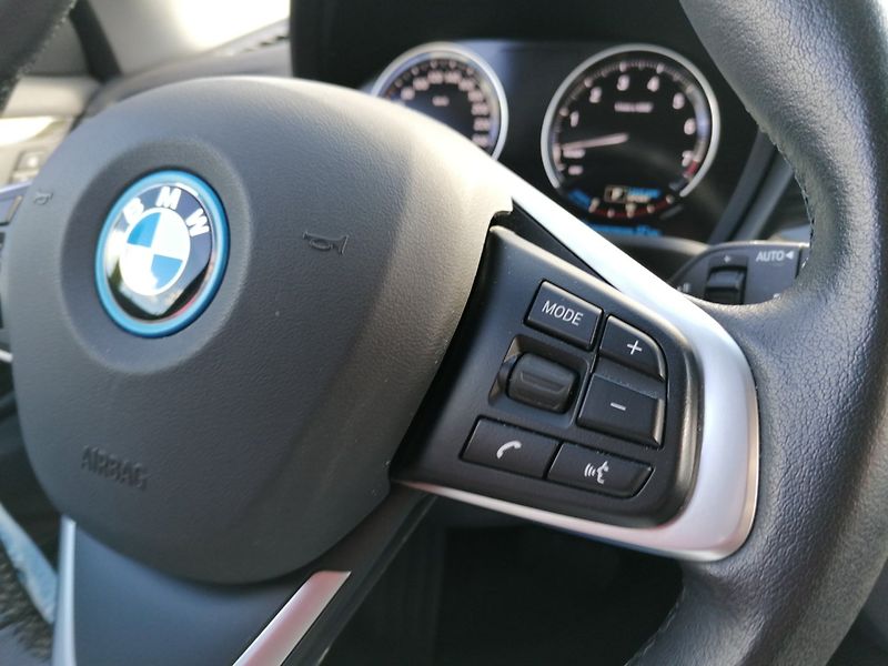 BMW X1 (2022) xDrive25e PHEV 162kW Plug in - fotka 19 z 43