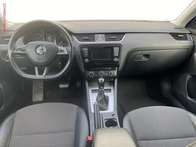 Škoda Octavia (2015) 1.4 TSi, Elegance, DSG, +kola - fotka 8 z 20