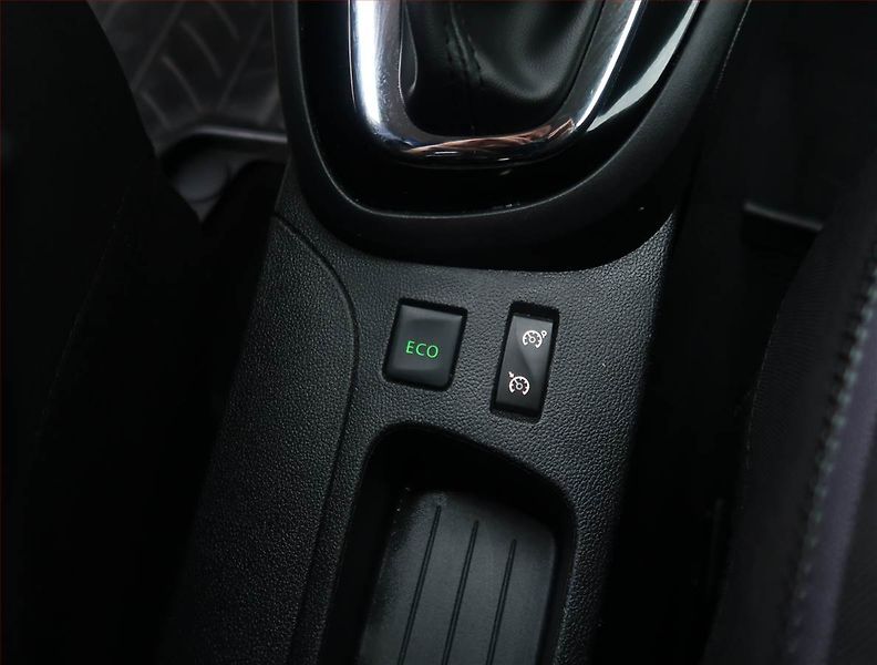 Renault Captur (2016) 1.2 TCe, Automat, Tempomat - fotka 21 z 22