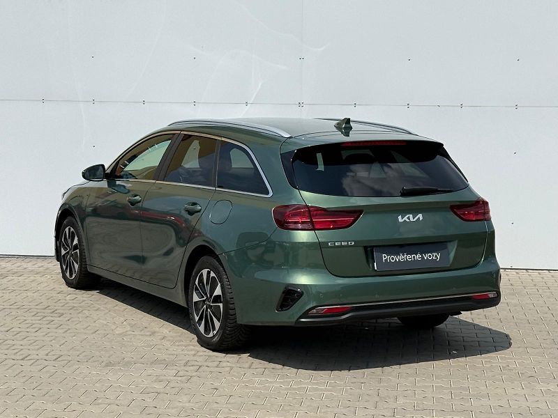 Kia Ceed 1.5 T-GDi 7DCT TOP - fotka 7 z 27