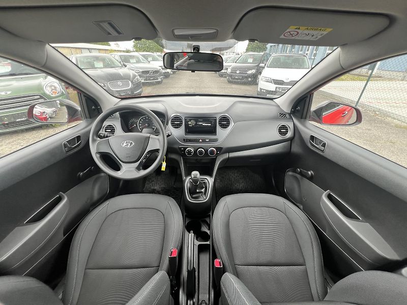 Hyundai i10 1.0i 49kw ABS KOUPENO V ČR - fotka 12 z 31