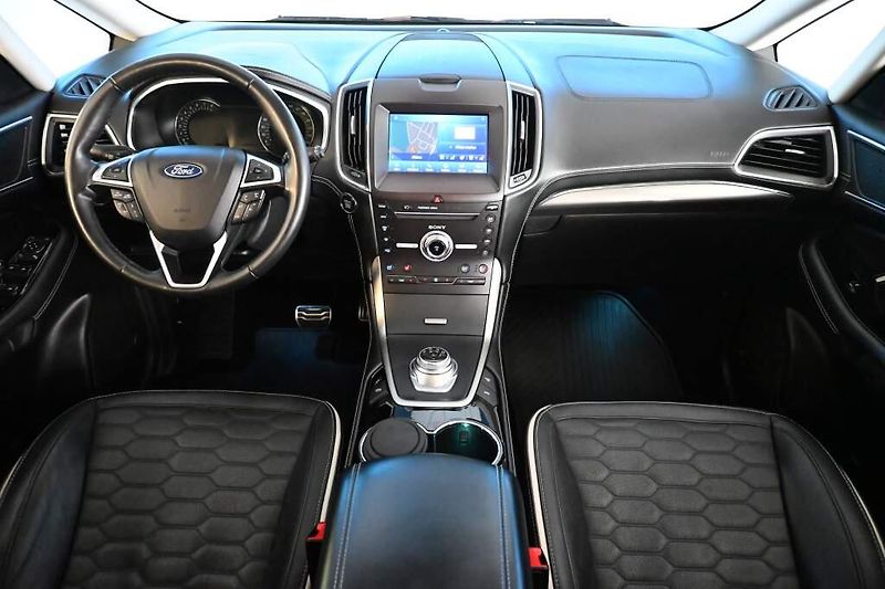 Ford S-MAX (2022) 2.5 VIGNALE 7 Míst LED ACC Taž - fotka 13 z 46