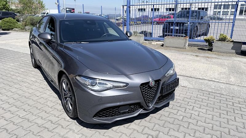 Alfa Romeo Giulia (2023) 2.2D,SPRINT,AT8,ZÁRUKA - fotka 7 z 56