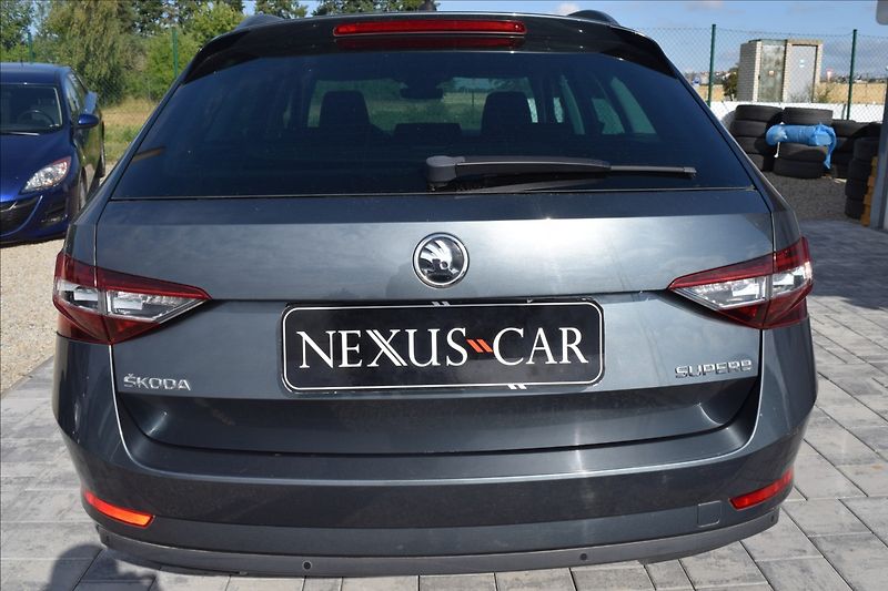 Škoda Superb 2,0 TDI 110KW NÍZKÉ KM DSG - fotka 6 z 50