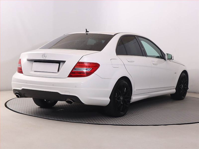 Mercedes-Benz Třídy C (2013) C 350 CDI, Automat, Kůže, Navi - fotka 5 z 19