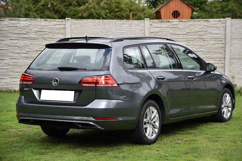 Volkswagen Golf 1.6 TDi CR DSG COMFORTLINE,NAV - fotka 3 z 50