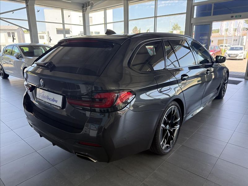 BMW Řada 5 3,0   530xDrive,Mpaket,4x4,Las - fotka 6 z 45