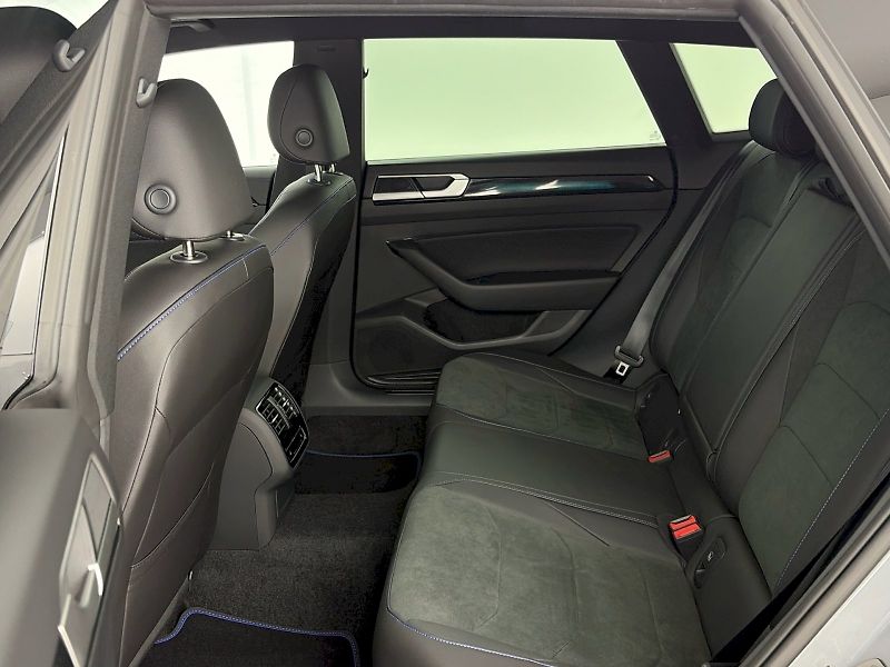 Volkswagen Arteon (2024) R 2.0 TSI 235kW 4Motion DSG - fotka 8 z 38