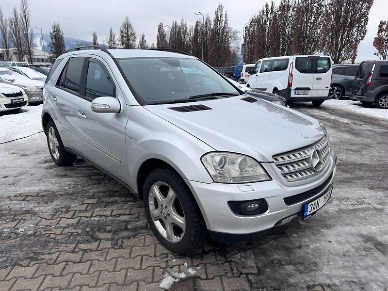 Mercedes-Benz Třídy M (2005) ML 320 3,0D V6 165KW ČR - fotka 9 z 41
