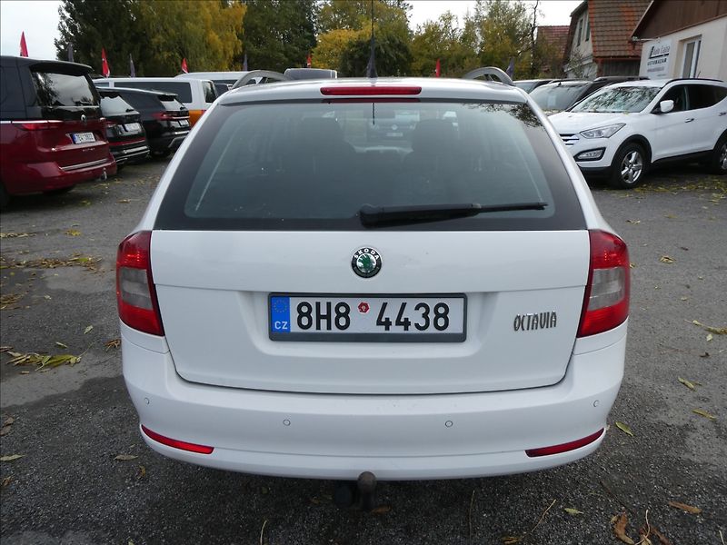 Škoda Octavia 1,6 TDi 77kW 2x kola, závěs - fotka 7 z 30