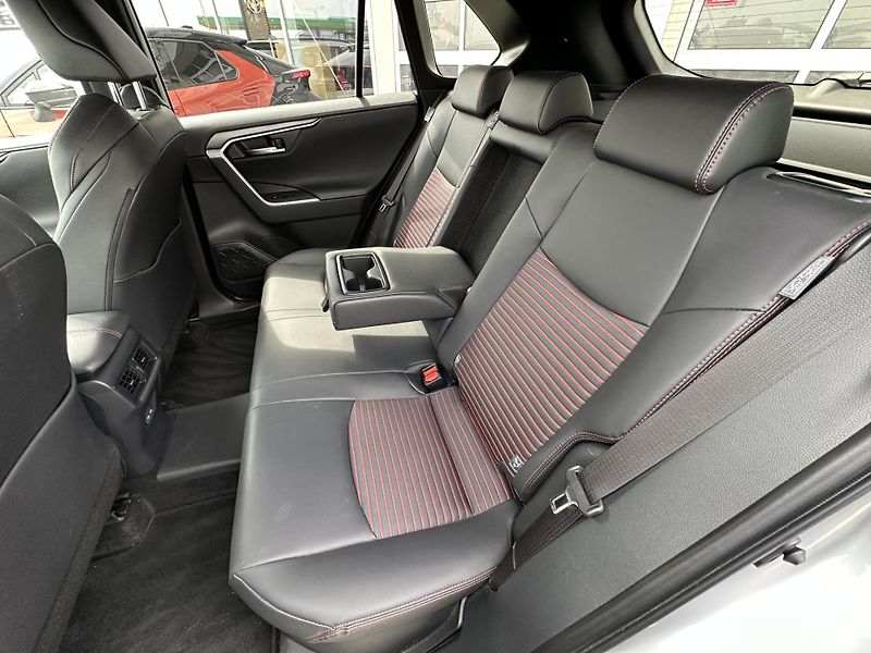 Toyota RAV4 (2025) 2.5 PHEV - SELECTION - fotka 17 z 25
