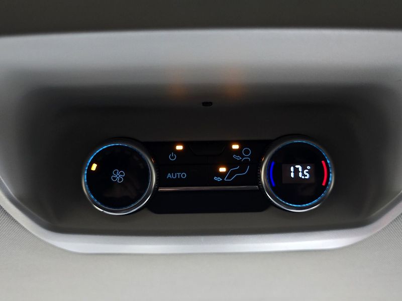 Ford Tourneo Custom (2024) Active 2.0 EcoBlue 4x4 A/T, ne - fotka 27 z 29