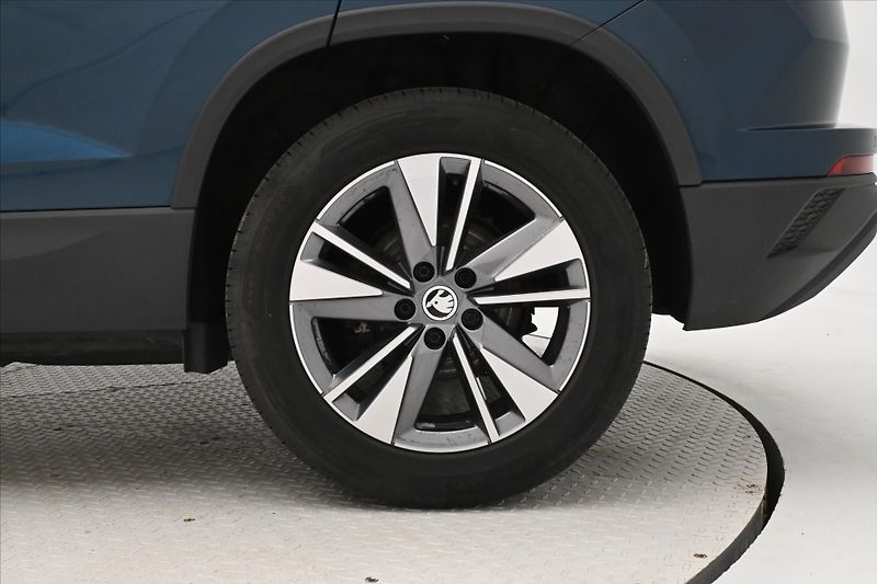 Škoda Karoq 2,0 TDI 110kW 4x4 DSG TOUR Zár - fotka 31 z 31