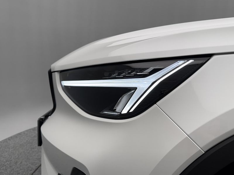 Volvo XC40 (2026) B3 AUT DARK PLUS - fotka 22 z 22