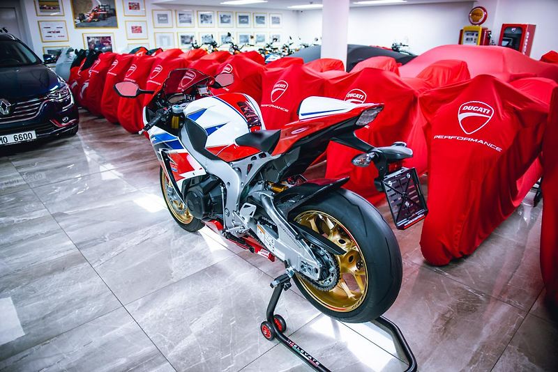 Honda CBR 1000 RR SP 1 MAJITEL  - fotka 33 z 40