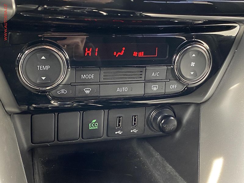 Mitsubishi Eclipse Cross (2019) 1.5 T-MIVEC, AT, kamera - fotka 17 z 21