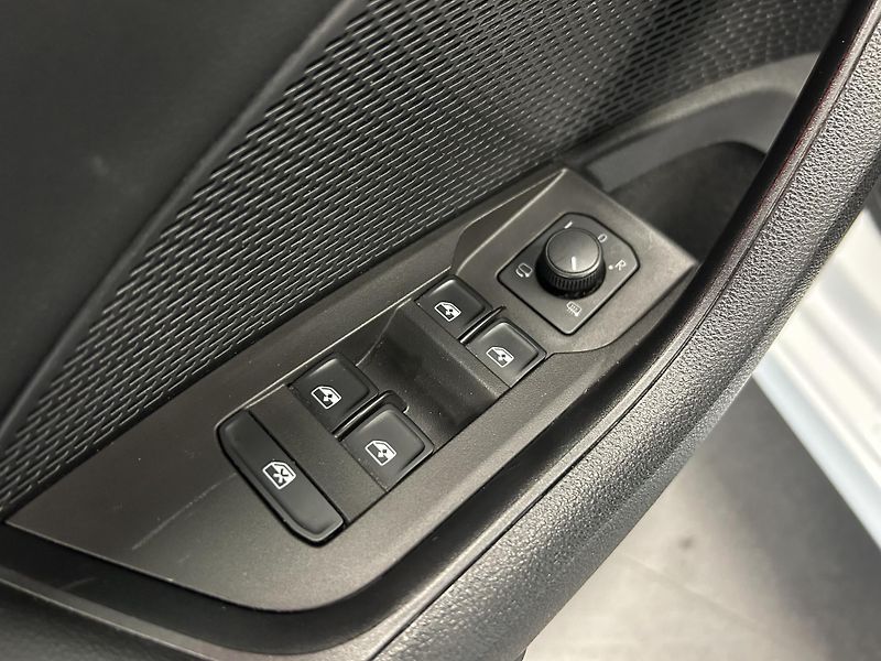 Škoda Octavia (2023) 2.0TDi DSG Style Matrix LED TZ - fotka 7 z 28