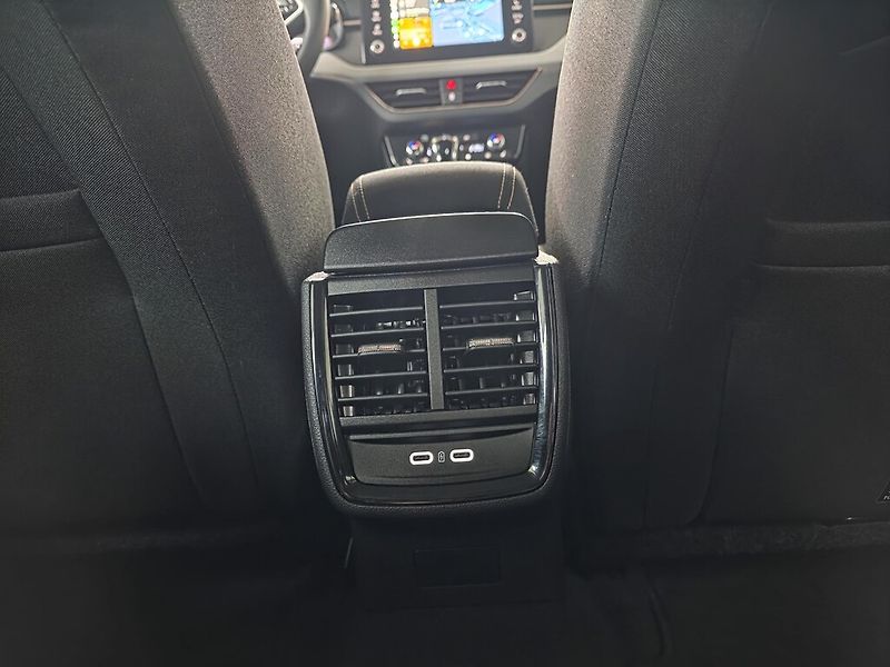 Škoda Kamiq DSG 1,0 TSi 85 kW TopSelection - fotka 24 z 25