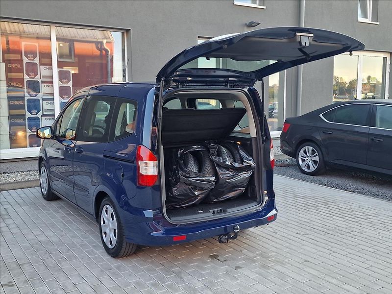 Ford Tourneo Courier 1.5TDCi 74kW Trend,ČR,1.Maj. - fotka 39 z 50