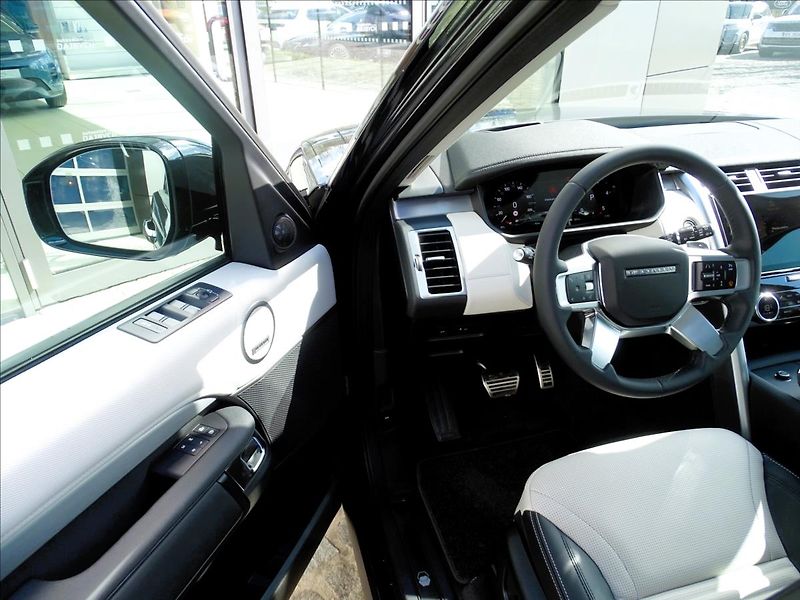 Land Rover Discovery 3,0 D350 GEMINI AWD - fotka 9 z 32