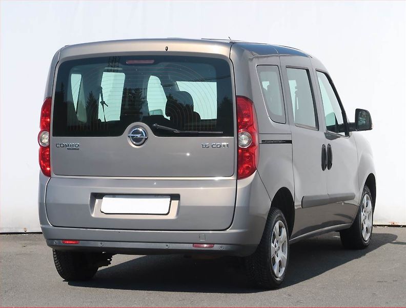 Opel Combo (2013) 1.6 CDTI, 5Míst, ČR - fotka 5 z 16