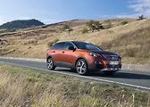 Peugeot 3008 (+5000 Kč na benzinové motory). Cena: 525 000 Kč