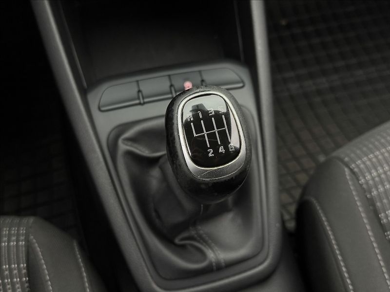 Kia Stonic 1,4 i SERVIS KAMERA 2X KOLA ČR - fotka 23 z 37