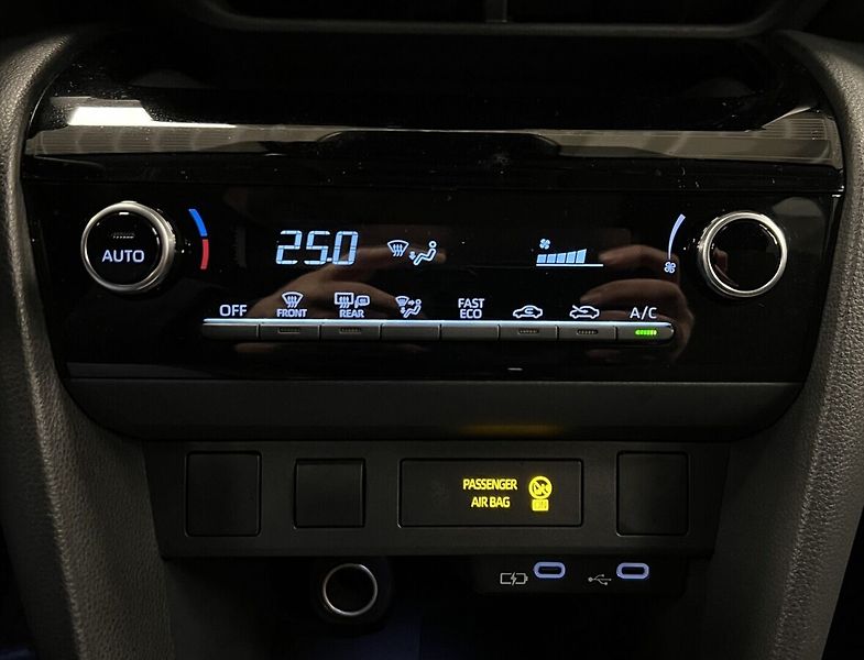 Toyota Yaris Cross 1,5 Hybrid AT Comfort - fotka 6 z 17