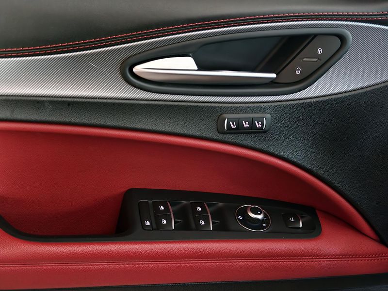 Alfa Romeo Stelvio 2,2d 154kW Q4 - fotka 13 z 38