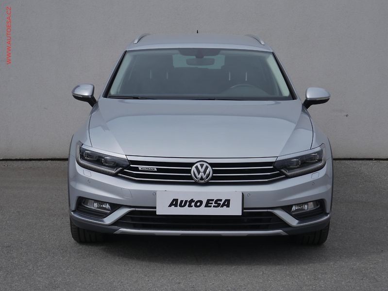Volkswagen Passat (2017) 2.0TDi, ČR, DSG, navi, LED - fotka 2 z 23