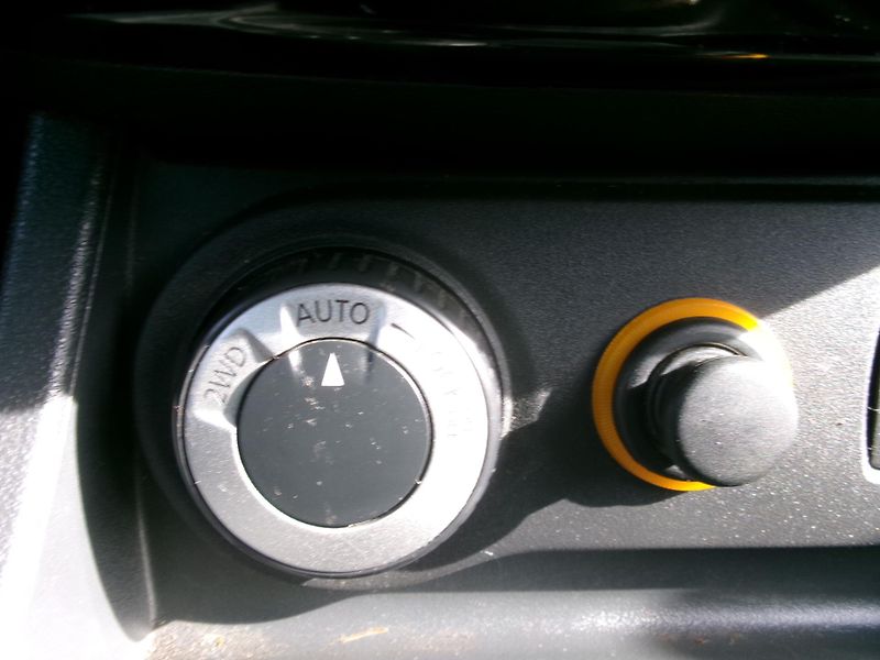 Dacia Duster 1,6 16V KLIMA 4X4 PRESTIGE  - fotka 20 z 28